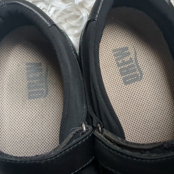 Shoes - Picture 3 of 6